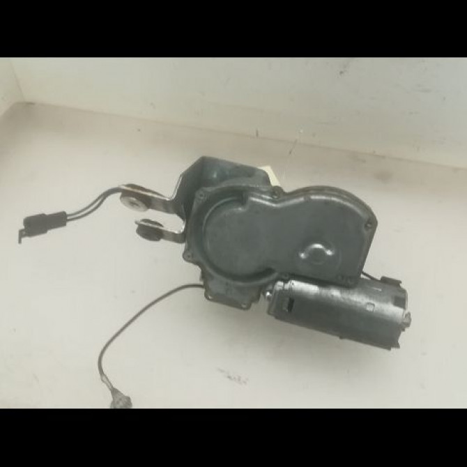 Moteur essuie-glace arrière occasion OPEL CORSA II Phase 1 03-1993->04-1997 1.5 TD 90386268 2