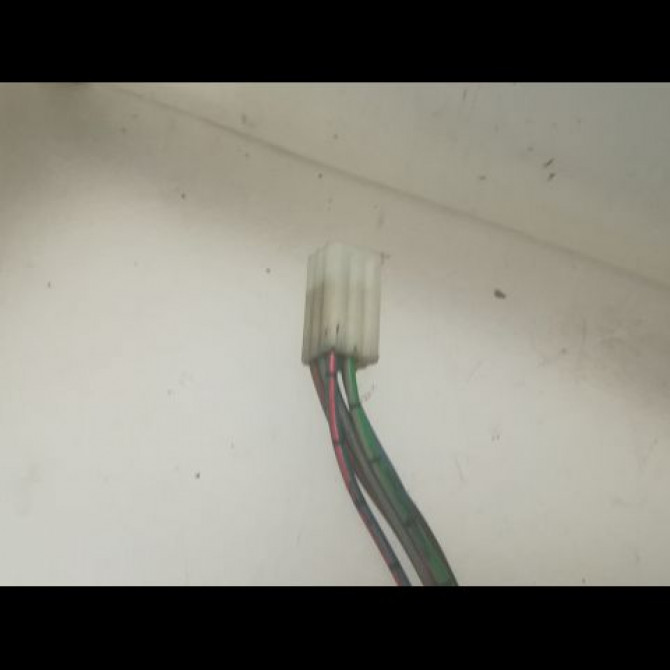 Commande lève-glace porte avant droite occasion OPEL CORSA II Phase 1 03-1993->04-1997 1.5 TD 90433895 2