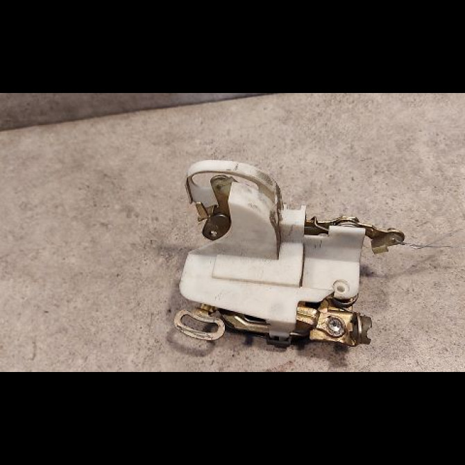 Serrure porte avg occasion OPEL CORSA II Phase 1 03-1993->04-1997 1.2i 9201834 2