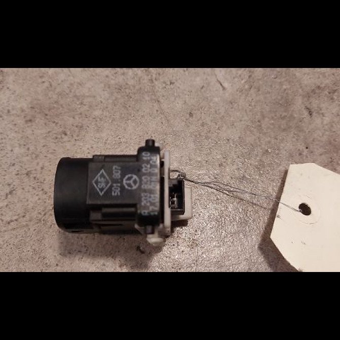 Commande leve-glace porte arrière droite occasion MERCEDES CLASSE C II Phase 1 05-2000->03-2004 20382002107167 2