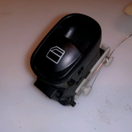 Commande leve-glace porte arrière gauche occasion MERCEDES CLASSE C II Phase 1 05-2000->03-2004 C 220 CDI 20382002107167