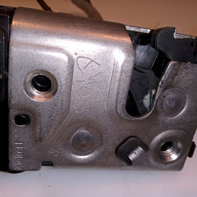 Serrure porte ard occasion PEUGEOT 2008 Phase 1 04-1995->04-1999 1.6 BlueHDI 120ch 9812501180 3