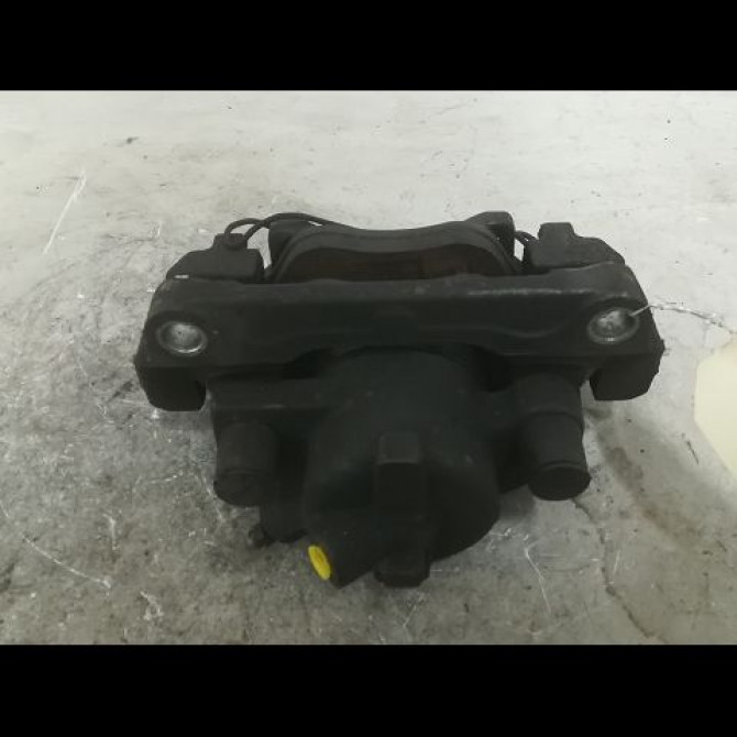 Etrier de frein avant droit occasion RENAULT SCENIC II Phase 2 09-2006->04-2009 1.5 DCI 105ch 7701065267 2