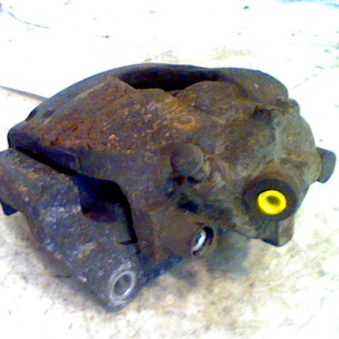 Etrier de frein avant gauche occasion RENAULT MEGANE II Phase 1 09-2003->12-2005 7701065266 2