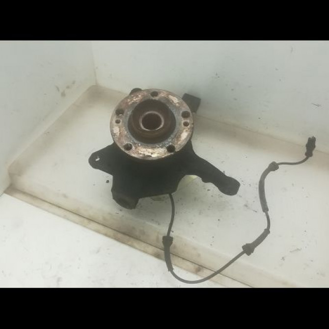 Moyeu avg occasion RENAULT LAGUNA II Phase 2 03-2005->09-2007 2.0 DCI 150ch 402102084R 1