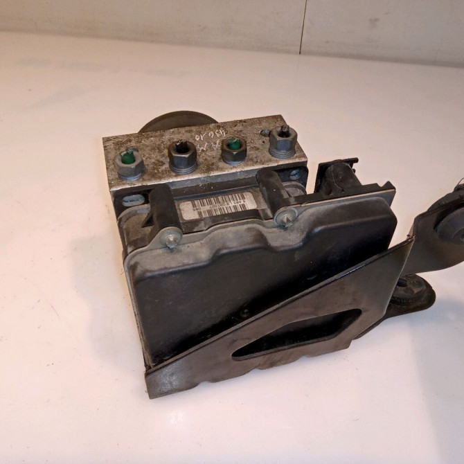 Unité hydraulique ABS occasion RENAULT SCENIC II Phase 2 09-2006->04-2009 1.9 DCI 130ch 7701068468 1