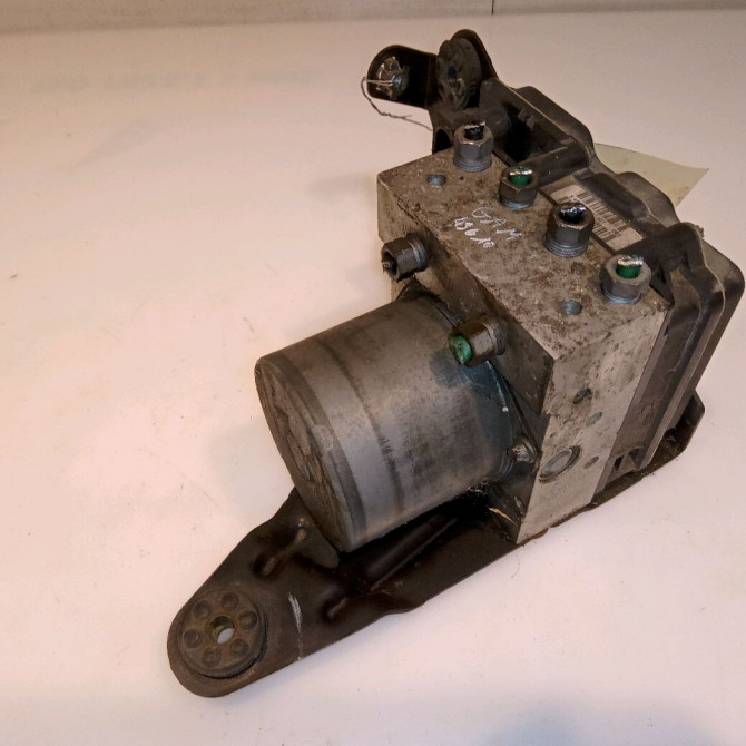 Unité hydraulique ABS occasion RENAULT SCENIC II Phase 2 09-2006->04-2009 1.9 DCI 130ch 7701068468 2