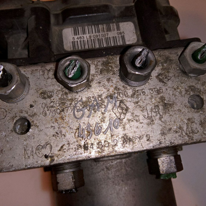 Unité hydraulique ABS occasion RENAULT SCENIC II Phase 2 09-2006->04-2009 1.9 DCI 130ch 7701068468 4