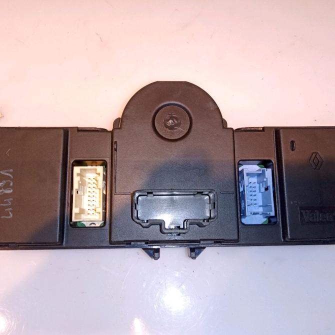 Commande de chauffage occasion RENAULT CLIO III Phase 1 09-2005->03-2009 1.5 DCI 85ch 8200296683 2