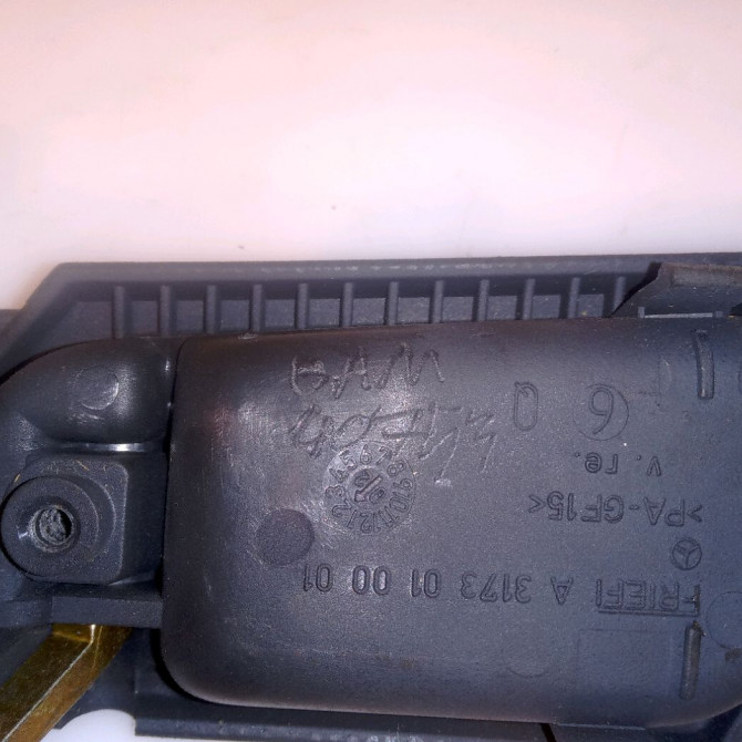 Poignee int porte avd occasion MERCEDES CLASSE C II Phase 1 05-2000->03-2004 3