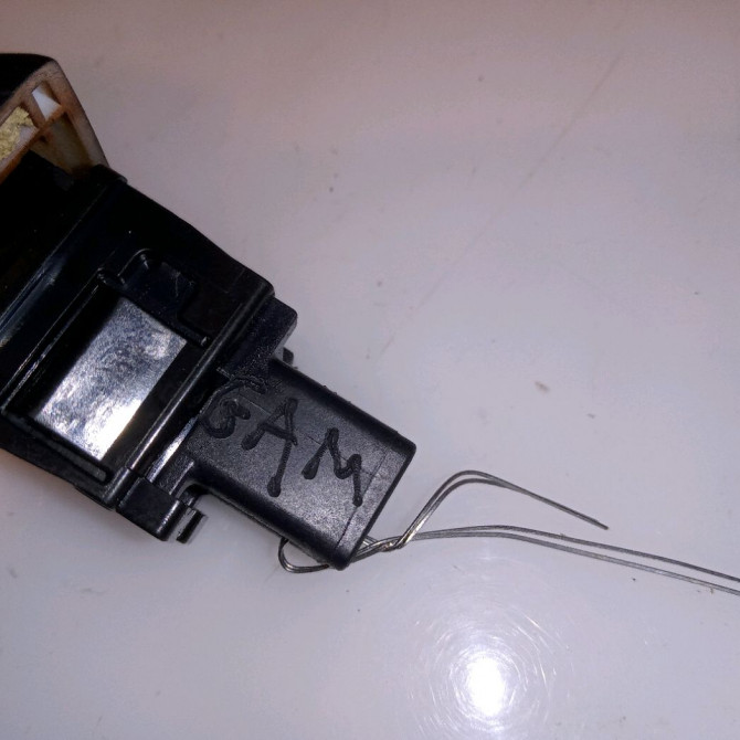 Bouton de warning occasion NISSAN NOTE I phase 2 03-2009->02-2014 252901U600 3