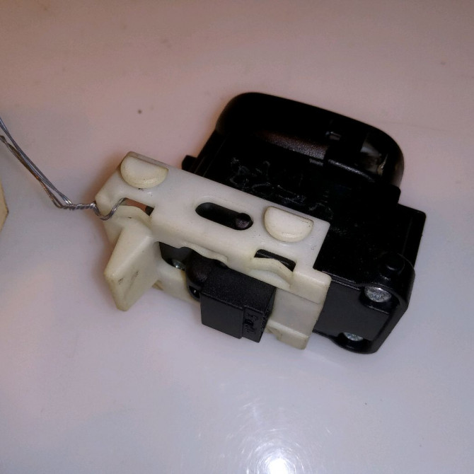 Commande leve-glace porte arrière gauche occasion MERCEDES CLASSE C II Phase 1 05-2000->03-2004 2