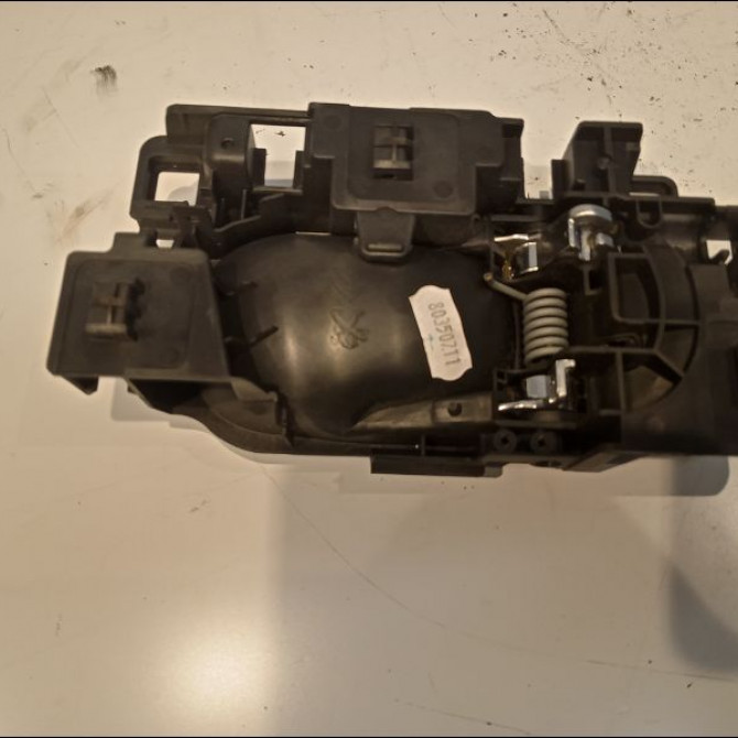 Poignee int porte avd occasion CITROEN 146 Phase 1 04-1995->04-1999 1.2i PureTech 110ch 98012885VV 2