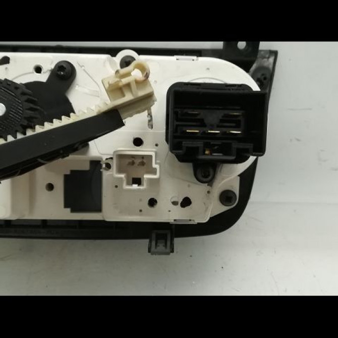 Commande de chauffage occasion FORD FIESTA V Phase 2 10-2005->10-2008 1.3i 3