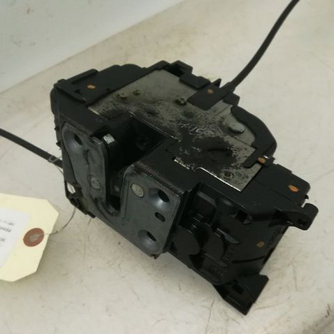 Serrure porte arg occasion RENAULT MEGANE III Phase 1 11-2008->01-2012 825030002R 2