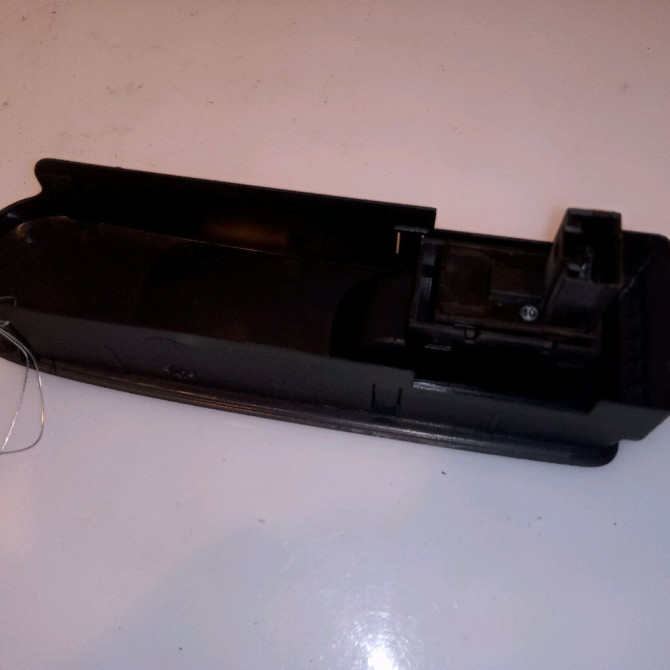 Commande lève-glace porte avant droite occasion VOLKSWAGEN GOLF VI Phase 1 10-2008->04-2013 1.4 TSI 16v 122ch 2