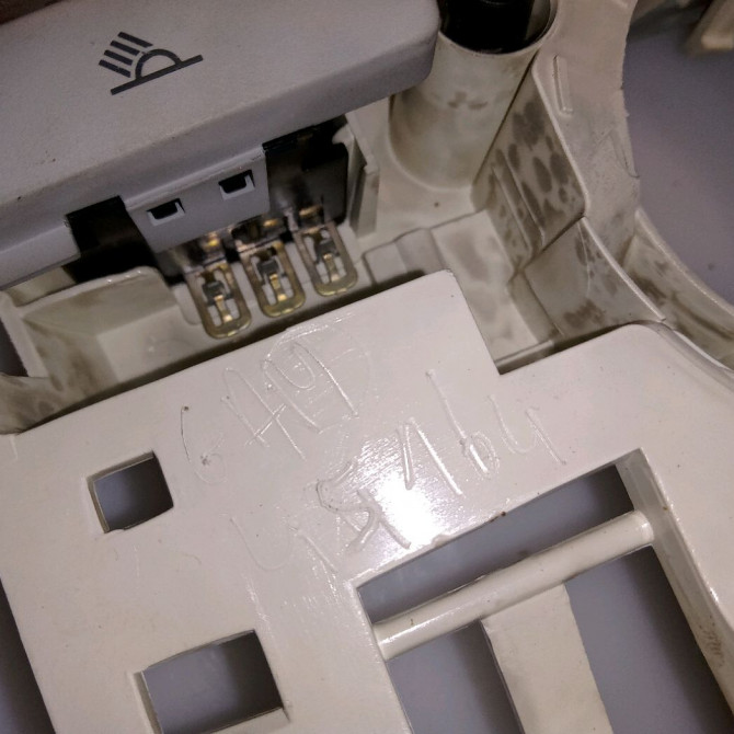 Plafonnier occasion VOLKSWAGEN GOLF VI Phase 1 10-2008->04-2013 1.4 TSI 16v 122ch 3