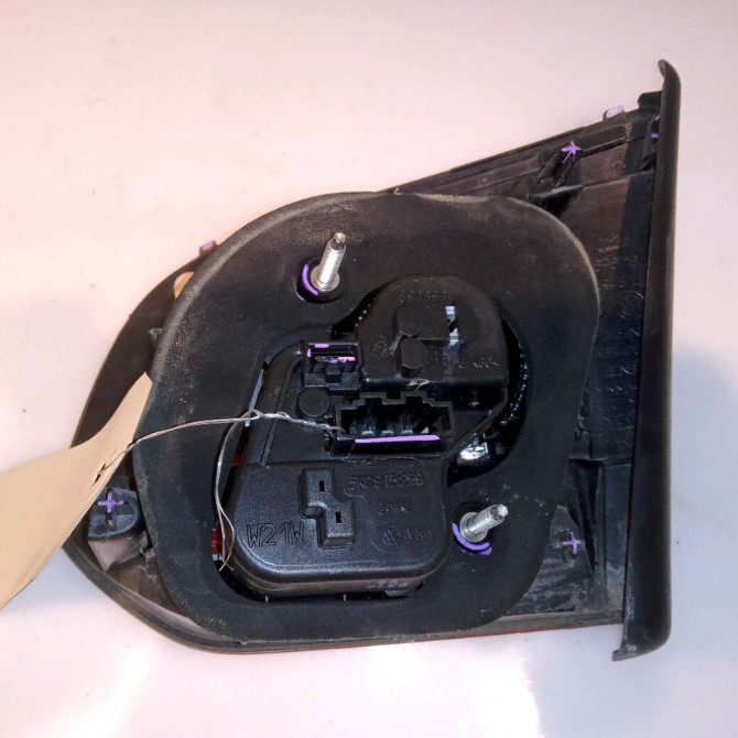 Feu arrière interieur gauche occasion VOLKSWAGEN GOLF VI Phase 1 10-2008->04-2013 1.4 TSI 16v 122ch 2