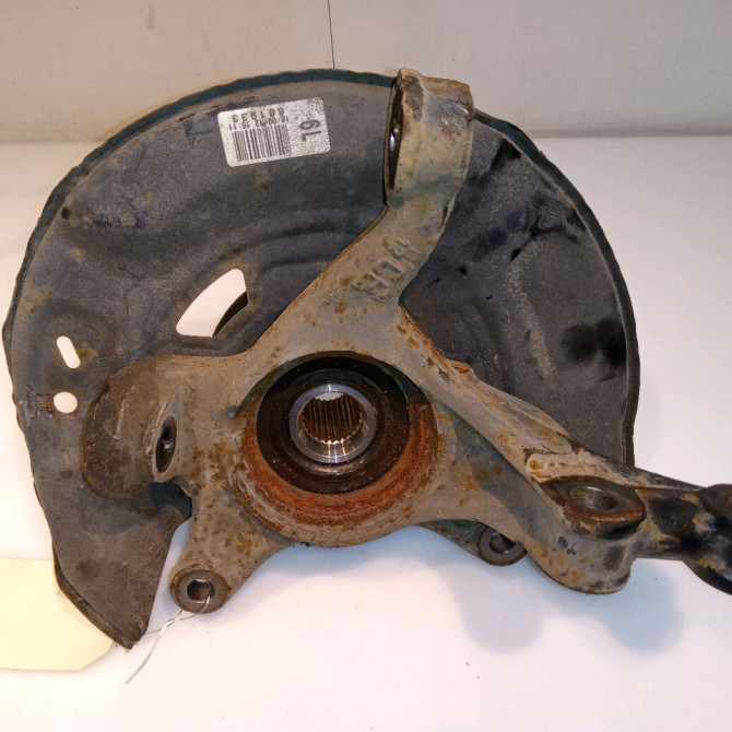 Moyeu avg occasion TOYOTA YARIS III YARIS III Phase 1 2011-03-01->2015-04-30 1.5 100ch 90363W0005 2