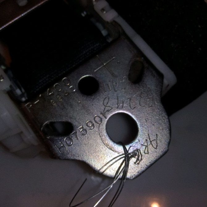 Ceinture arrière gauche occasion TOYOTA YARIS III YARIS III Phase 1 2011-03-01->2015-04-30 1.5 100ch 733700D170C2 3