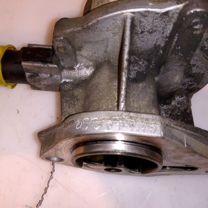 Pompe a vide occasion RENAULT CLIO II Phase 2 06-2001->07-2006 1.5 DCI 65ch 146502217R 4