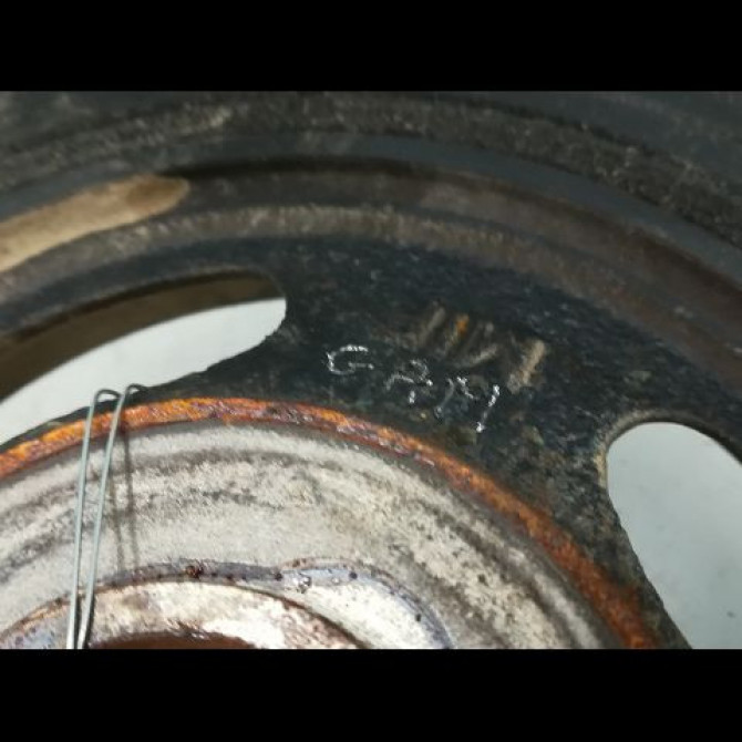 Poulie de vilebrequin occasion PEUGEOT 307 Phase 1 04-2001->06-2005 1.4 HDI 8v 70ch 515T3 3