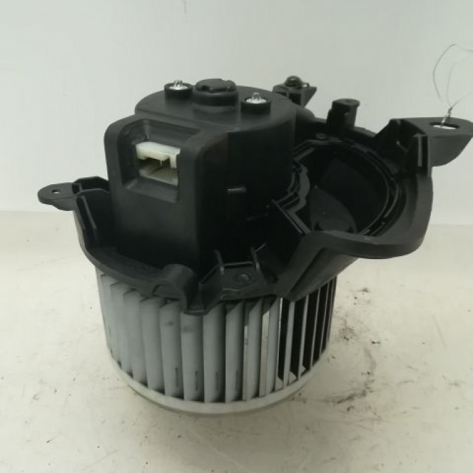 Ventilateur de chauffage occasion FIAT GRANDE PUNTO III Phase 1 09-2005->12-2013 1.3 DT MULTIJET 16v 90ch 77364956 2