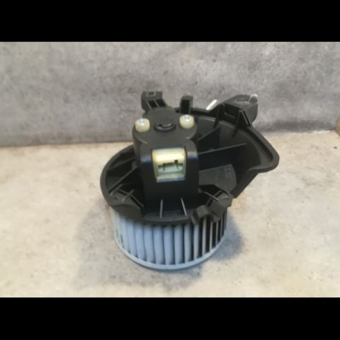 Ventilateur de chauffage occasion FIAT PUNTO EVO III Phase 1 10-2009->12-2013 1.3 MULTIJET 75ch 77364956 1