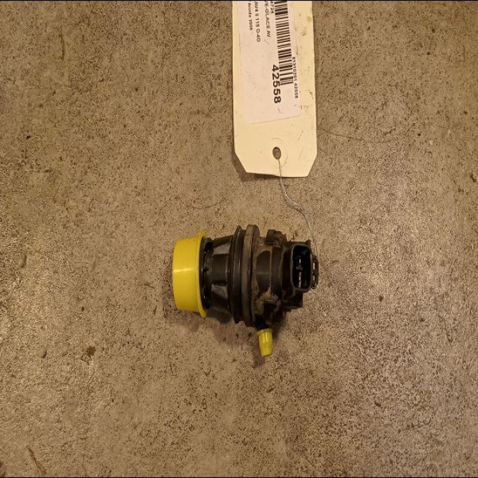 Pompe lave-glace avant occasion TOYOTA RAV4 II Phase 2 10-2003->12-2005 115 D-4D 8533060190 2