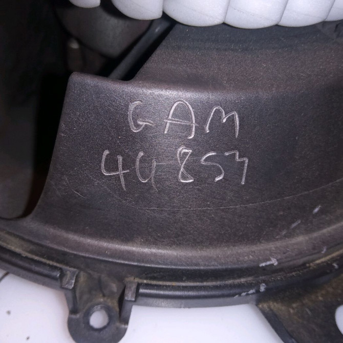 Ventilateur de chauffage occasion FIAT GRANDE PUNTO III Phase 1 09-2005->12-2013 1.2i 65ch 77364956 3