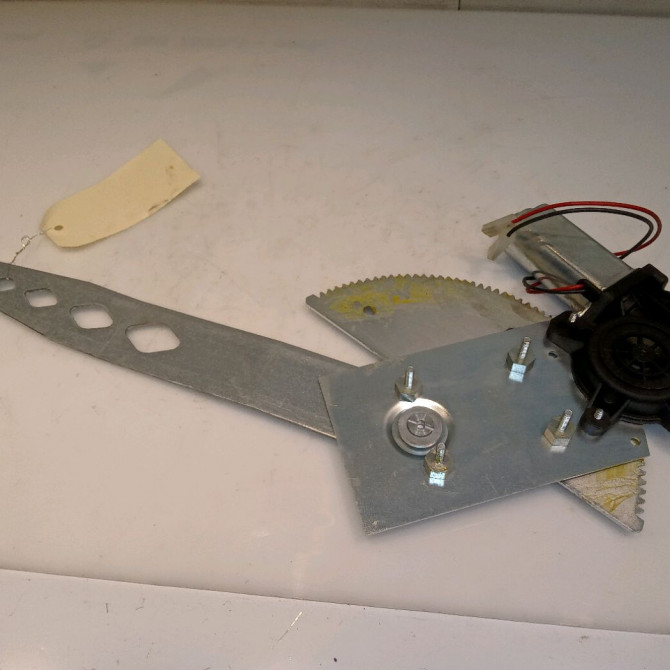 Mecanisme+moteur leve-glace avg occasion MERCEDES SPRINTER I Phase 2 03-2000->06-2006 2.2 CDI 109ch 2