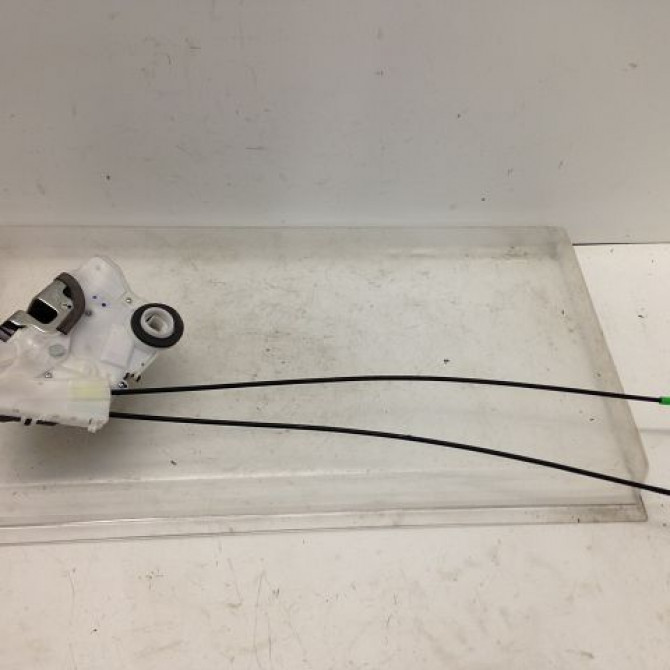 Serrure porte avg occasion TOYOTA YARIS III YARIS III Phase 1 2011-03-01->2015-04-30 690400D140 1