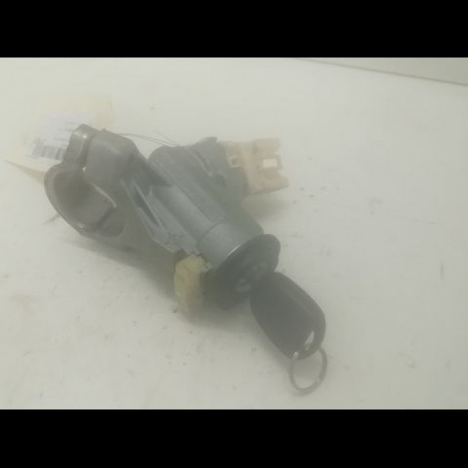 Antivol de direction occasion TOYOTA YARIS II Phase 1 12-2005->11-2009 1.3 VVT-i 450200D030 1