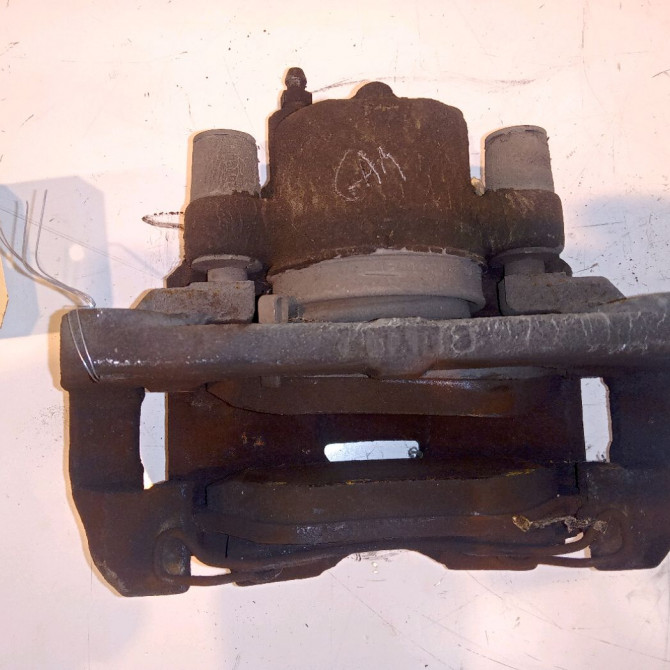 Etrier de frein avant gauche occasion TOYOTA YARIS II Phase 2 01-2009->05-2011 1.4 D-4D 90ch 477500D070 2