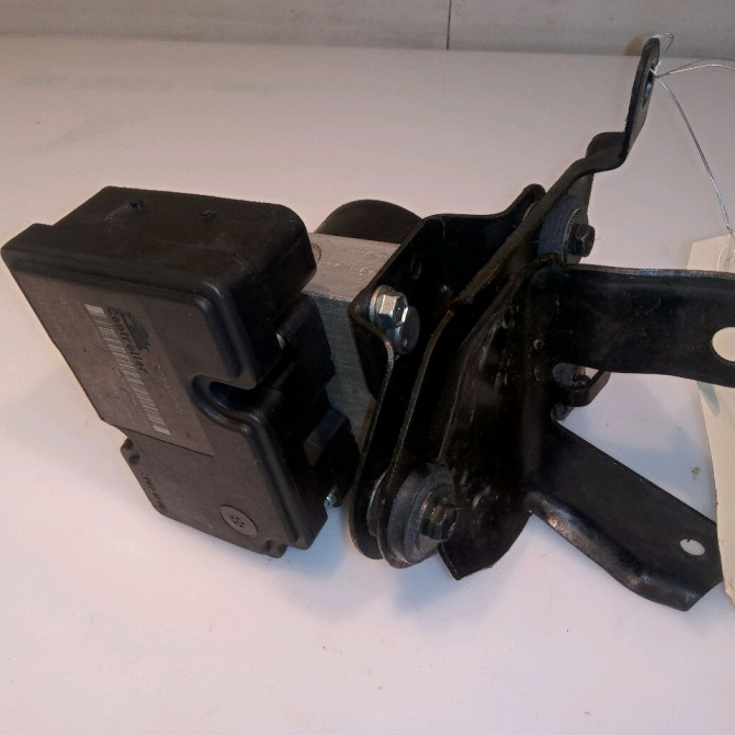 Unité hydraulique ABS occasion TOYOTA YARIS II Phase 2 01-2009->05-2011 1.4 D-4D 90ch 440500D200 1