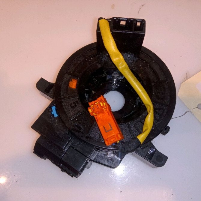 occasion TOYOTA YARIS II Phase 2 01-2009->05-2011 1.4 D-4D 90ch 843060D070 1