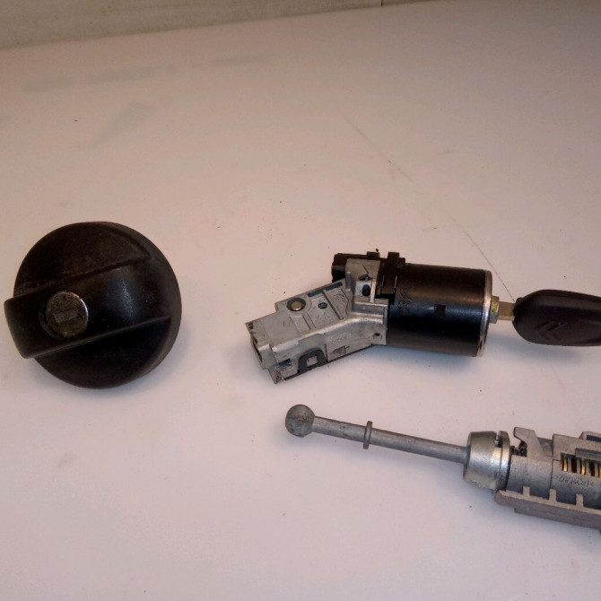 Kit serrures + antivol occasion CITROEN C3 III Phase 1 10-2016->... 1.2i 82ch 9814453580 1