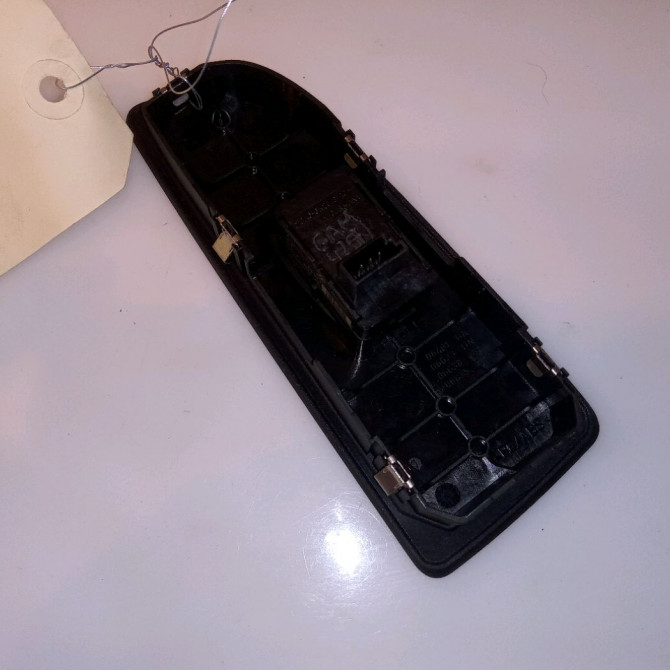 Commande lève-glace porte avant droite occasion B.M.W. SERIE 1 I Phase 1 05-2004->12-2006 120d 2