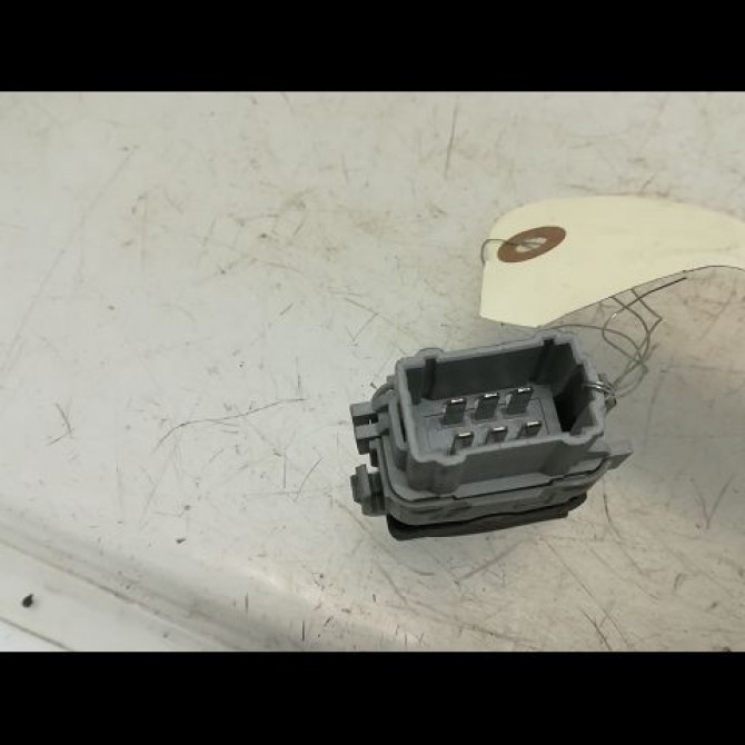 Commande lève-glace porte avant droite occasion RENAULT SCENIC II Phase 1 03-2004->09-2006 1.5 DCI 100ch 8200315027 2