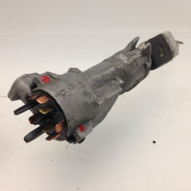 Antivol de direction occasion VOLKSWAGEN PASSAT IV Phase 2 10-2000->03-2005 1.9 TDI 130ch 4B0905851B 2