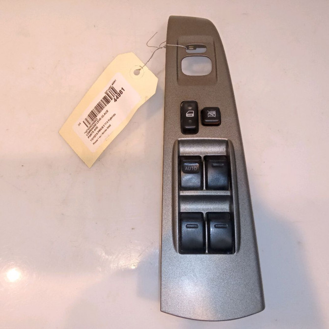 Commande lève-glace porte avant gauche occasion TOYOTA PRIUS II Phase 1 03-2004->11-2009 110 Hybride 8482047050 1