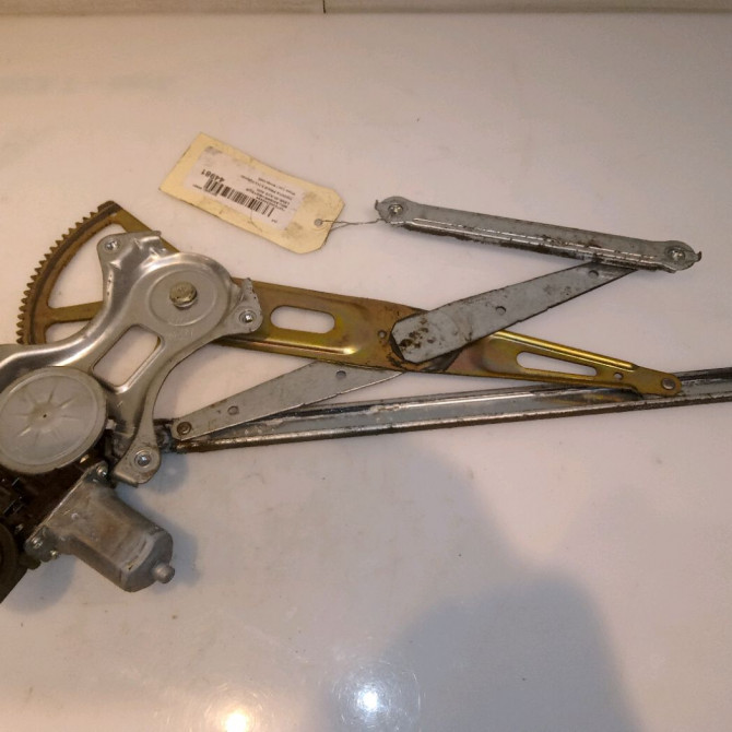 Mecanisme+moteur leve-glace avg occasion TOYOTA PRIUS II Phase 1 03-2004->11-2009 110 Hybride 6980252070 2