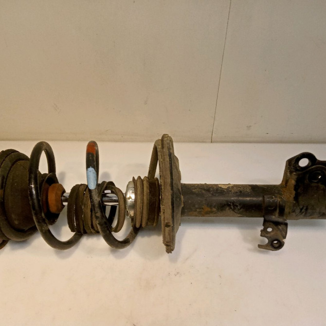 Amortisseur avant droit occasion TOYOTA PRIUS II Phase 1 03-2004->11-2009 110 Hybride 4851049685 2