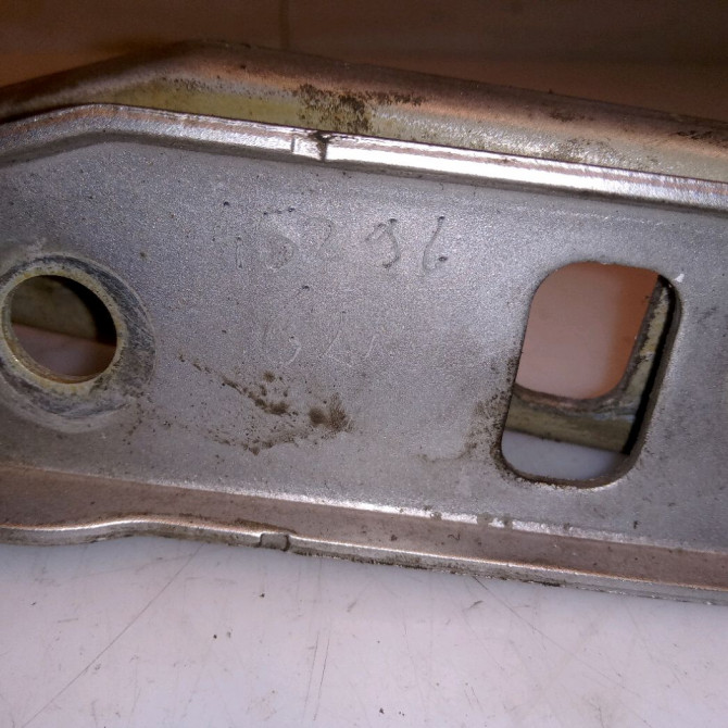 Compas d capot occasion VOLKSWAGEN GOLF IV GOLF IV Phase 1 1998-01-01->2005-06-30 1.9 TDI 130ch 1J0823302A 3