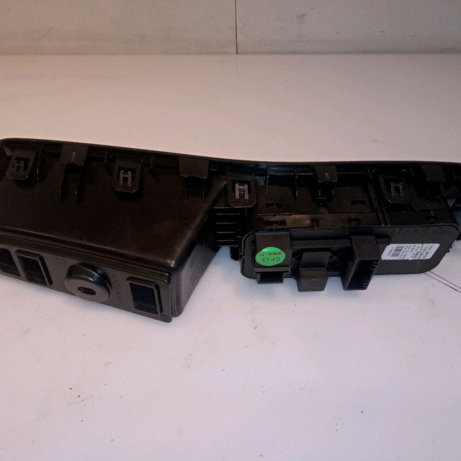 Commande lève-glace porte avant gauche occasion M.G. ZS 2