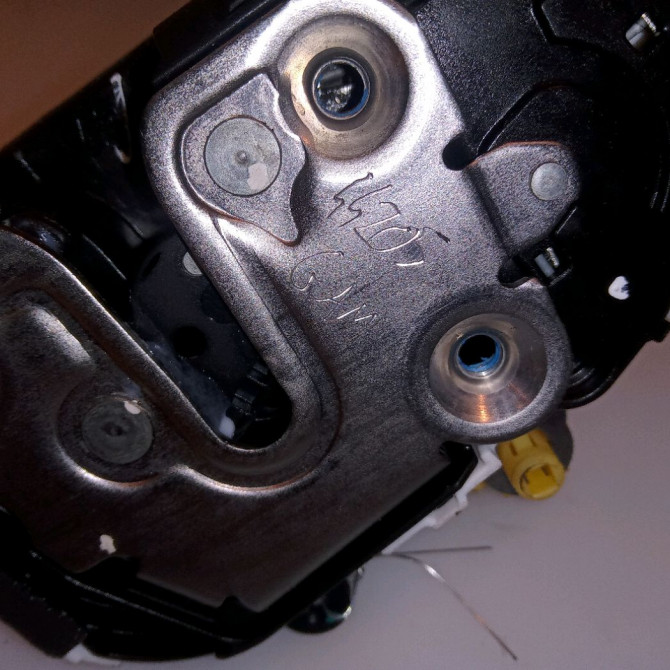 Serrure porte avg occasion M.G. ZS 3