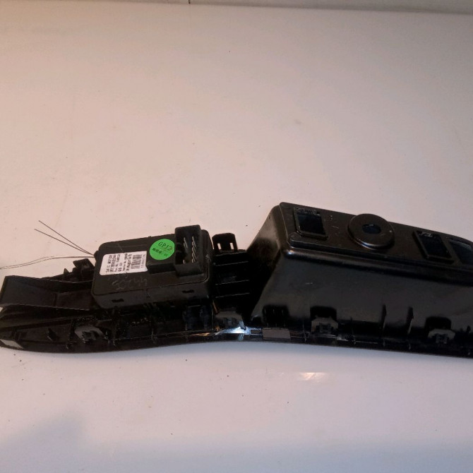 Commande lève-glace porte avant droite occasion M.G. ZS 2