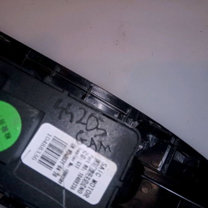 Commande lève-glace porte avant droite occasion M.G. ZS 4