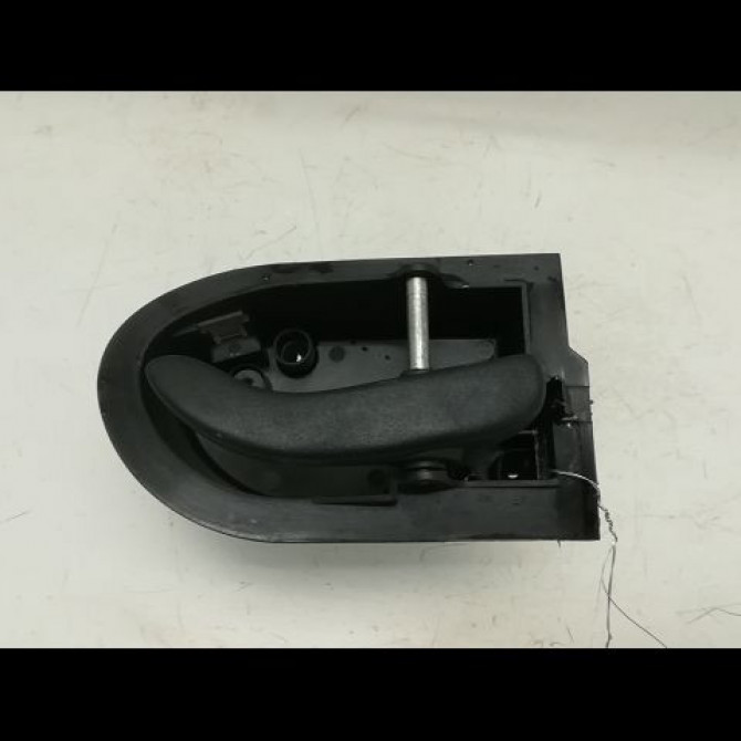 Poignee int porte avd occasion FORD MONDEO I Phase 1 01-1993->09-1996 1.8i 1