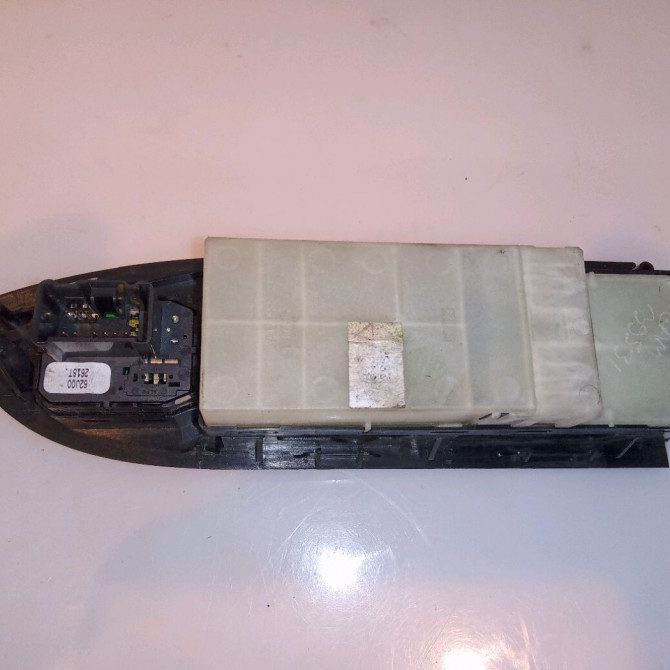 Commande lève-glace porte avant gauche occasion SUZUKI GRAND VITARA II Phase 1 04-1995->04-1999 1.9 DDiS 129ch 3799064J20 2